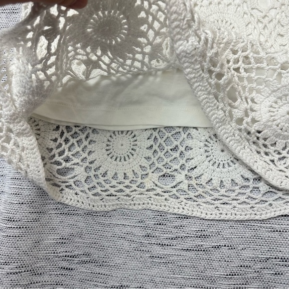 White Knitted Crochet Sun Shape Lined Mini skirt by aeropostale M - Picture 2 of 4